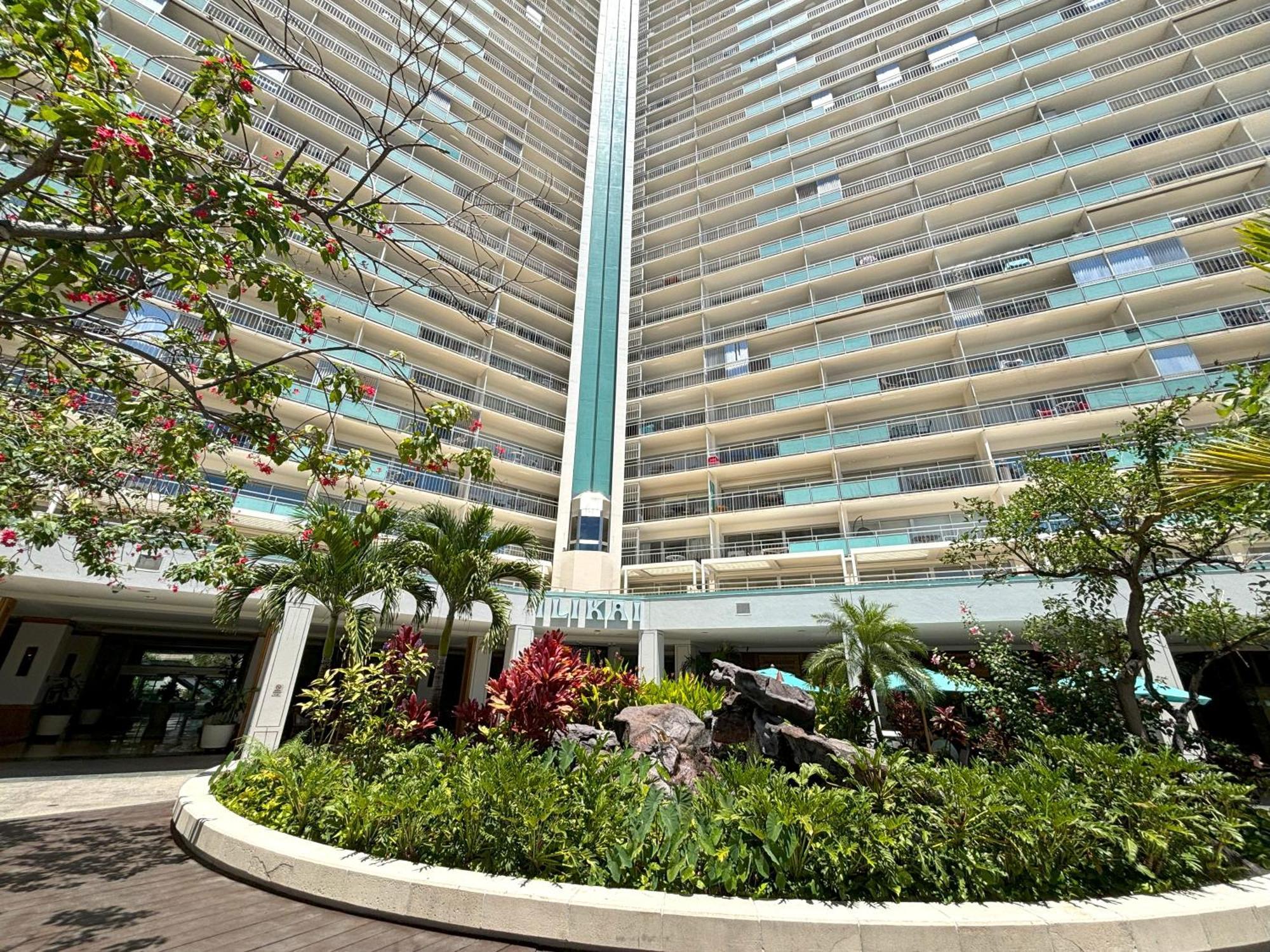 Ilikai Apt 302 - Spacious Studio With Stunning Ocean & Harbor Views Honolulu Bagian luar foto